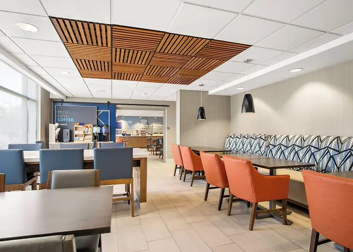 Express & - Ocean By Ihg Resort